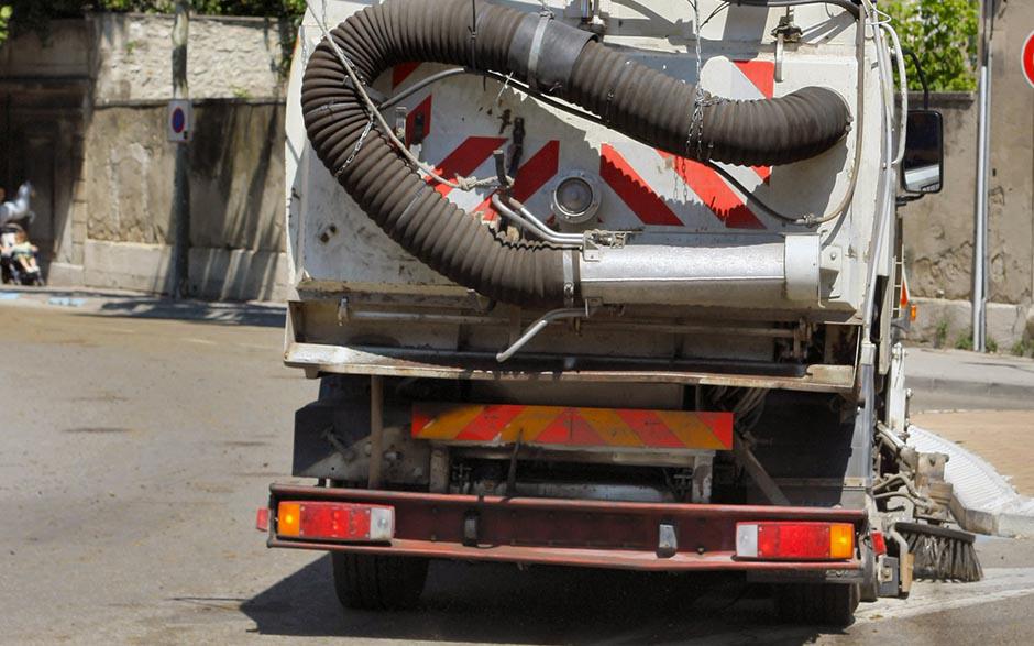 camion pompe egout Saint-Gratien